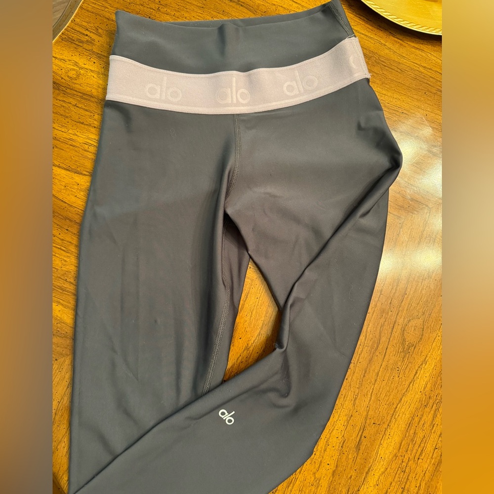 Alo Leggings